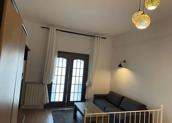 Downtown Calea Victoriei