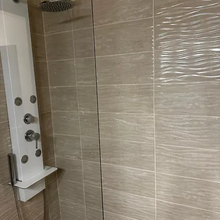 Downtown Calea Victoriei Βουκουρέστι