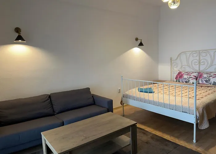 Downtown Calea Victoriei